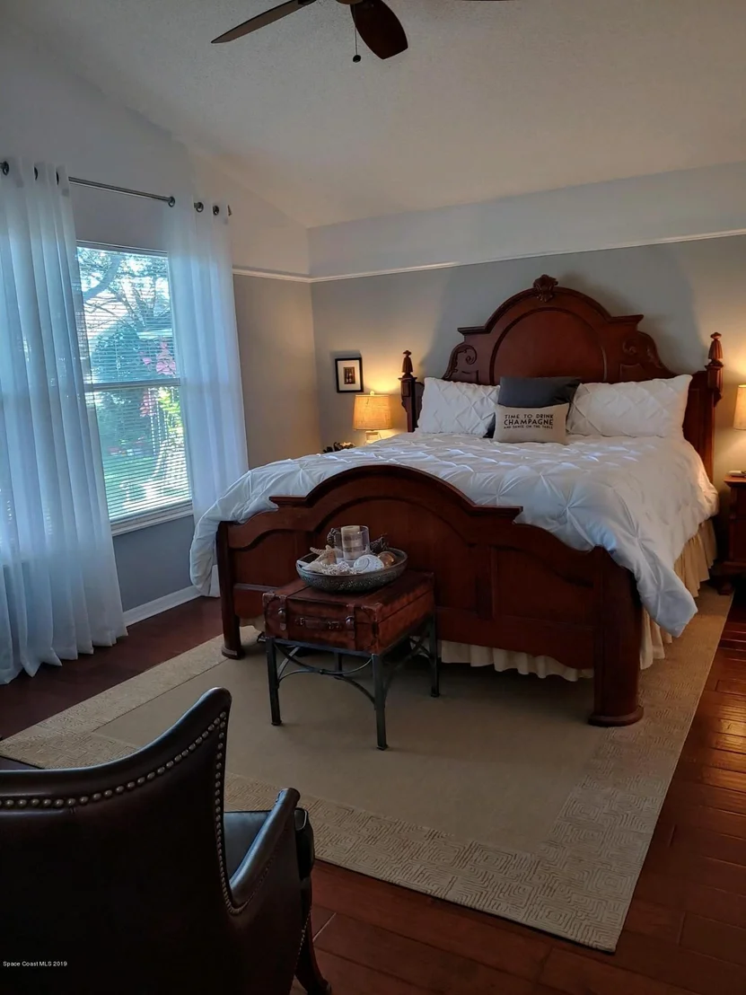 Photo of 3933 Saint Armens Circle
