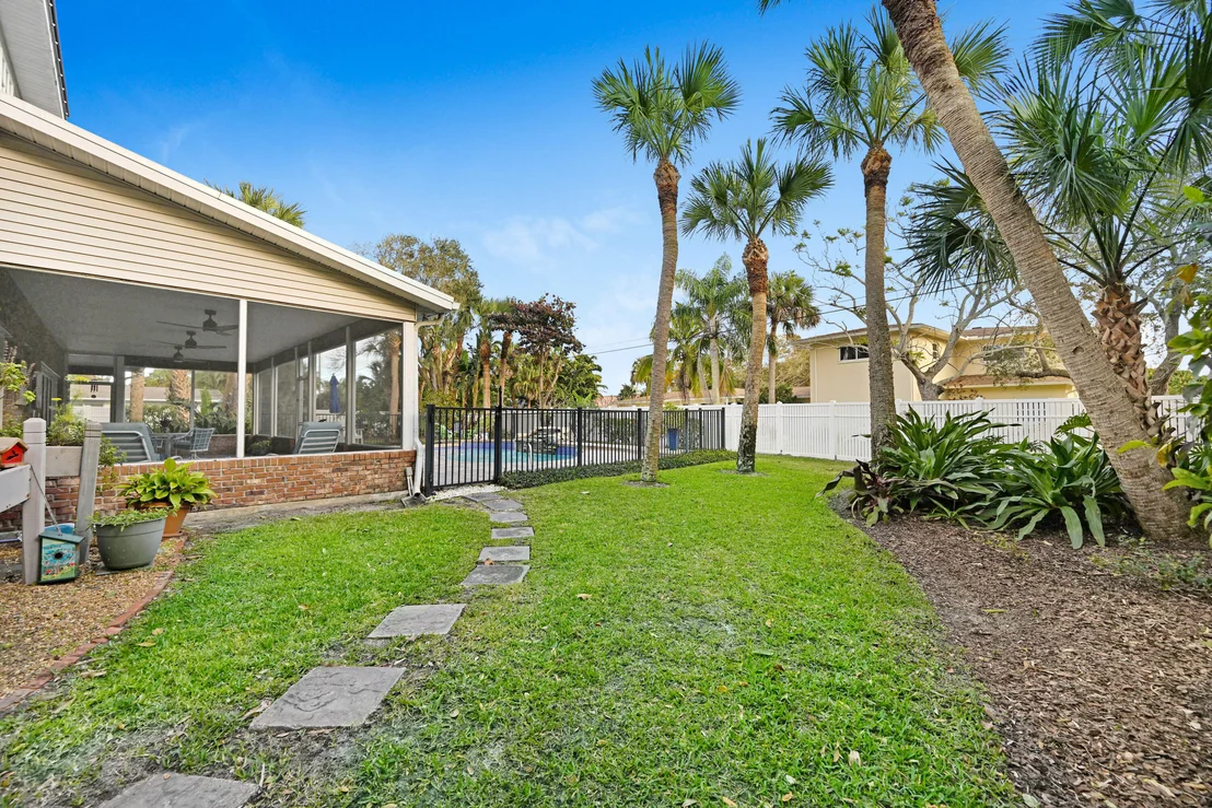 Photo of 225 Ormond Drive S