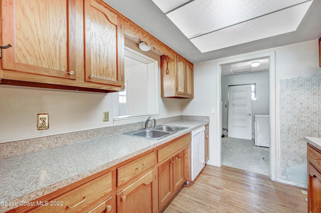 Photo of 995 Beacon Road