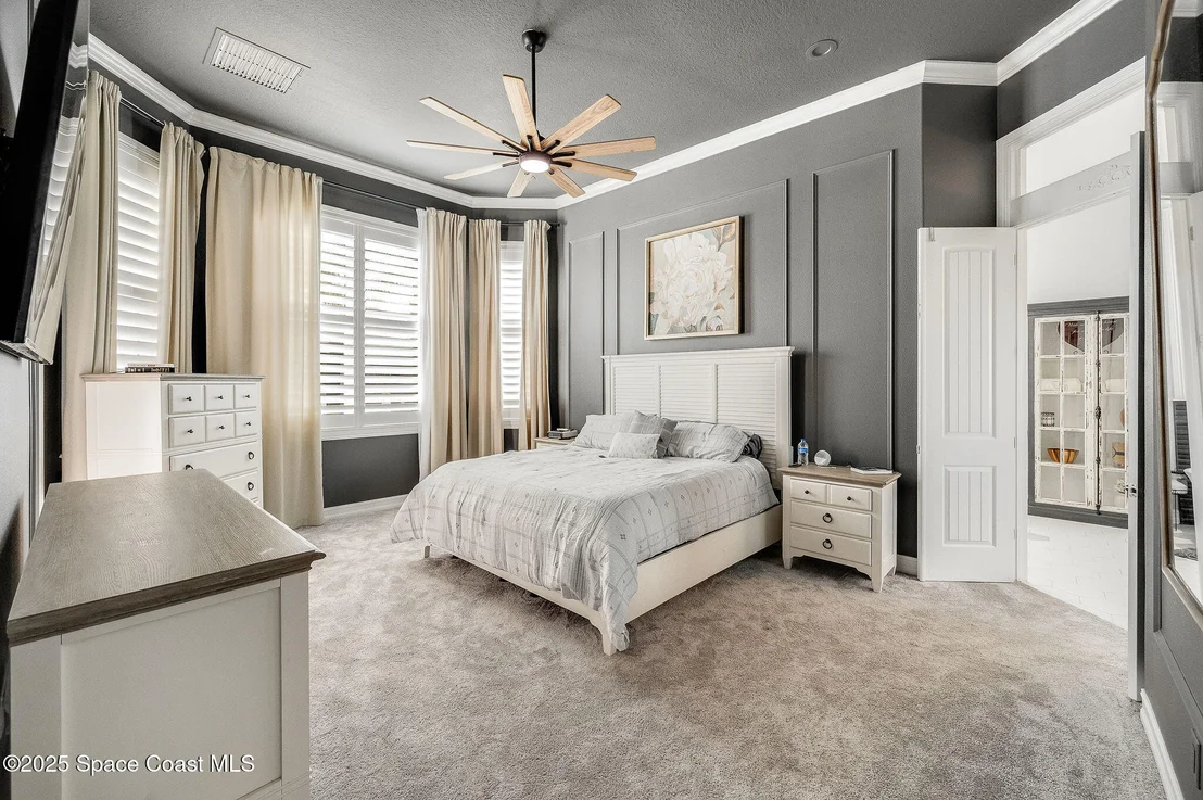 Photo of 4236 Hield Road NW