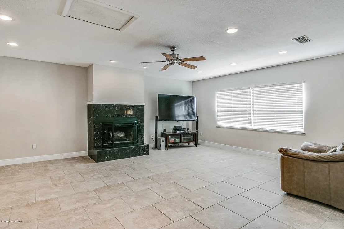 Photo of 171 E Haven Drive