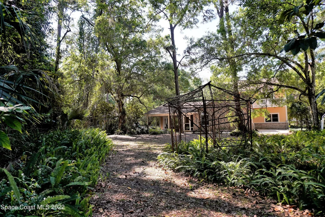 Photo of 686 Hammock Road