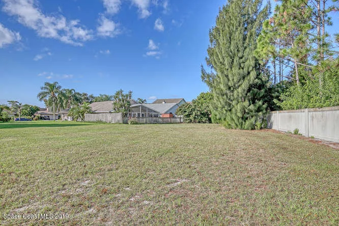 Photo of 3916 Saint Armens Circle