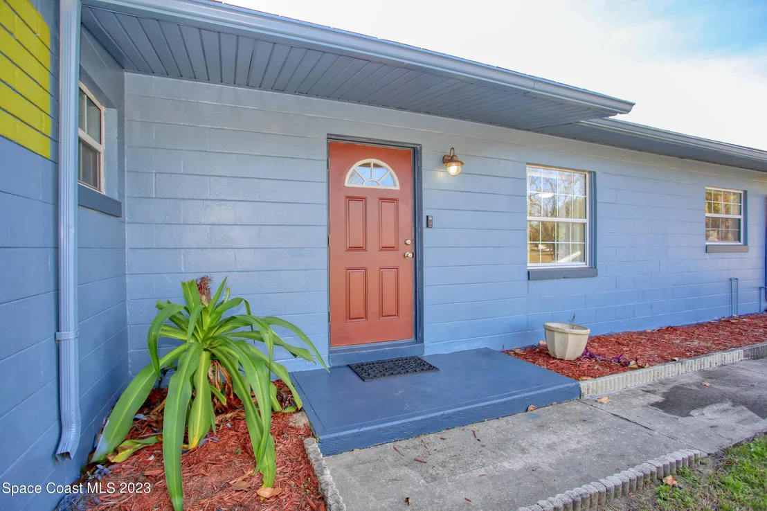 Photo of 1740 Golfview Drive