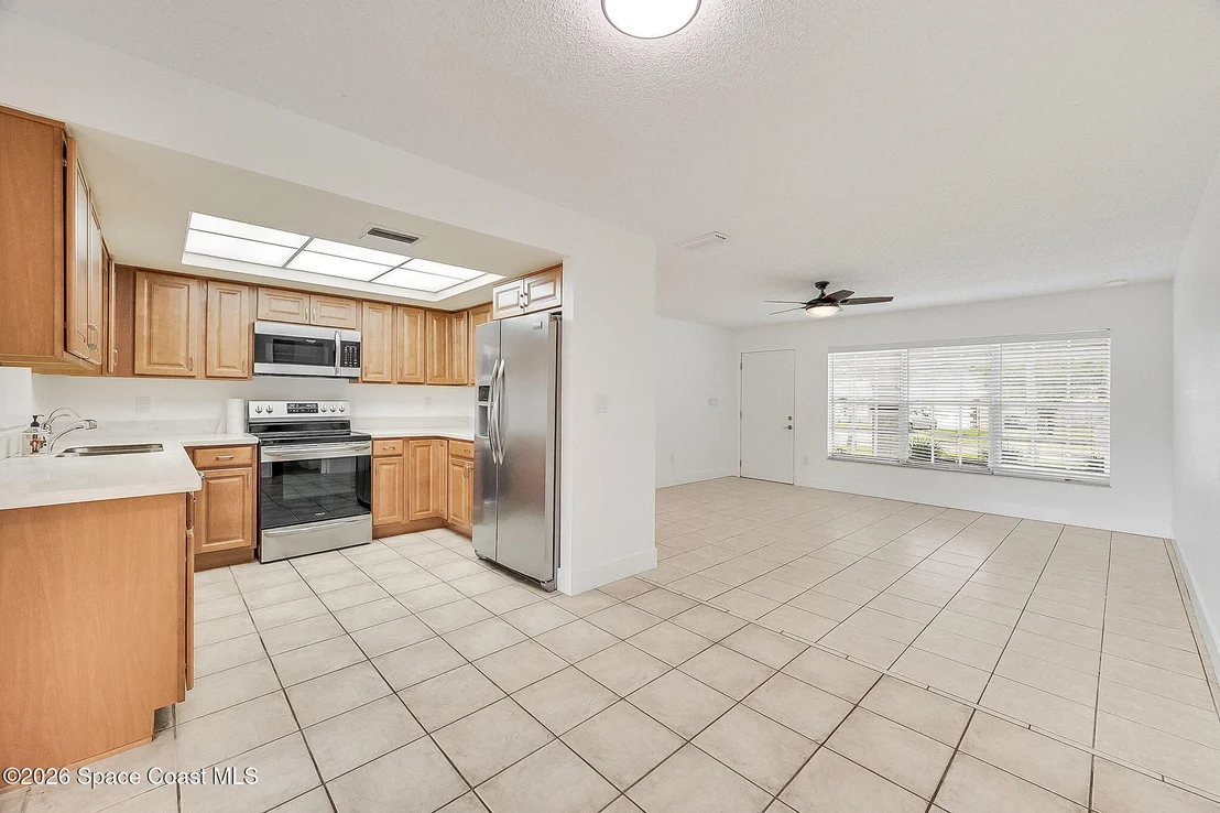 Photo of 722 Apollo Circle NE