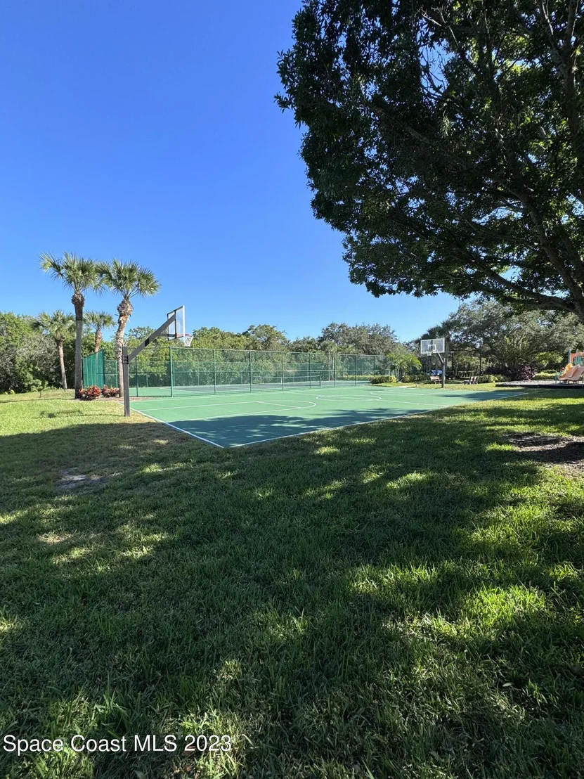 Photo of 6037 Arlington Circle