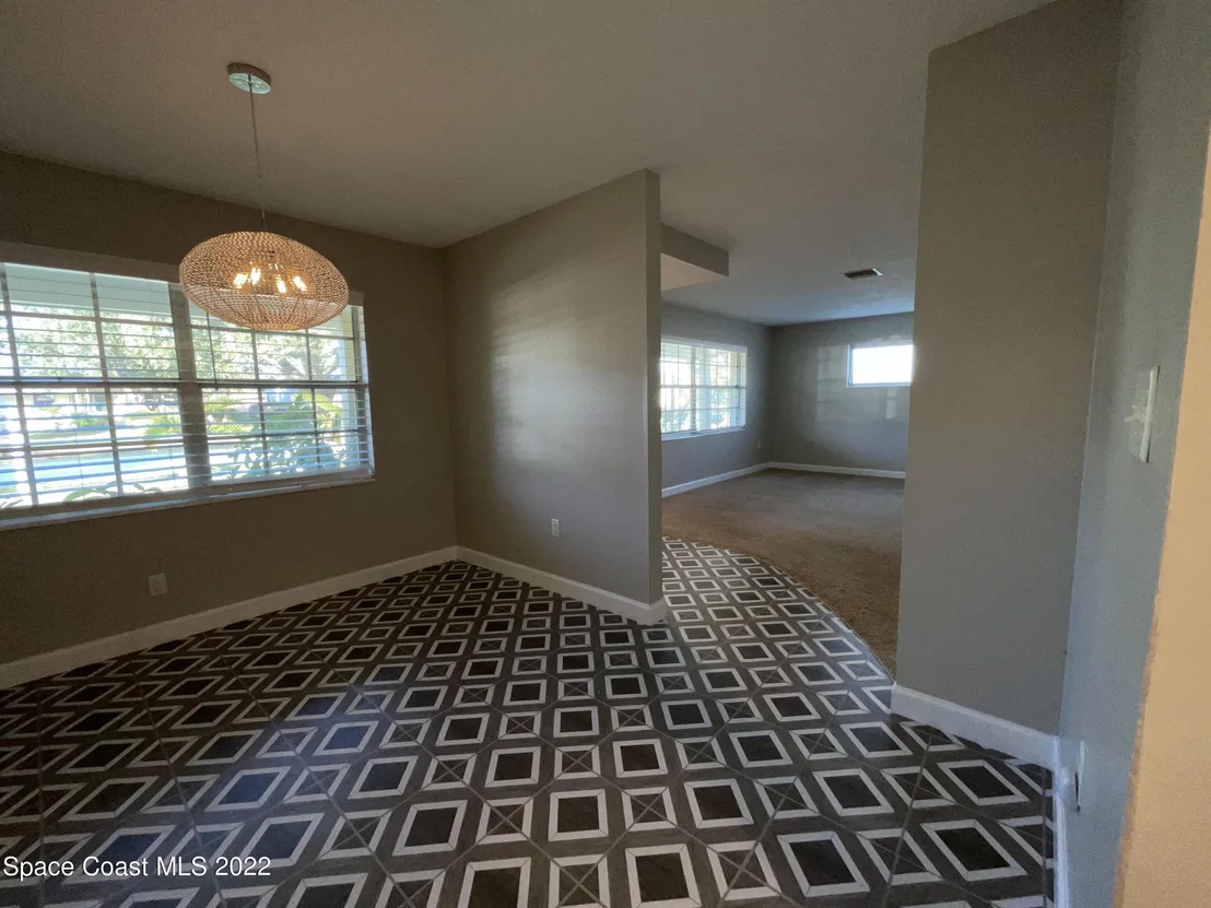 Photo of 941 Kings Post Road