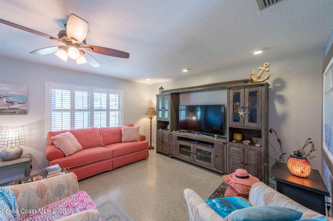Photo of 971 Bartlett Lane