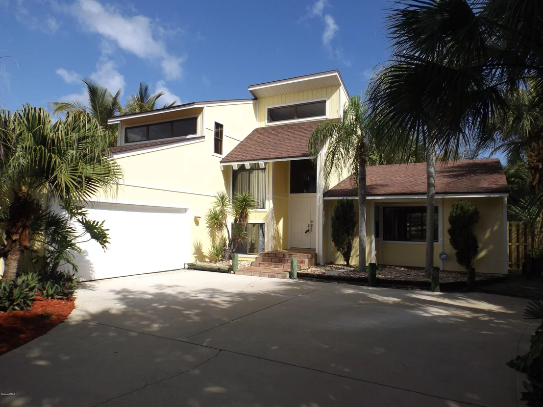 Photo of 6885 Angeles Road