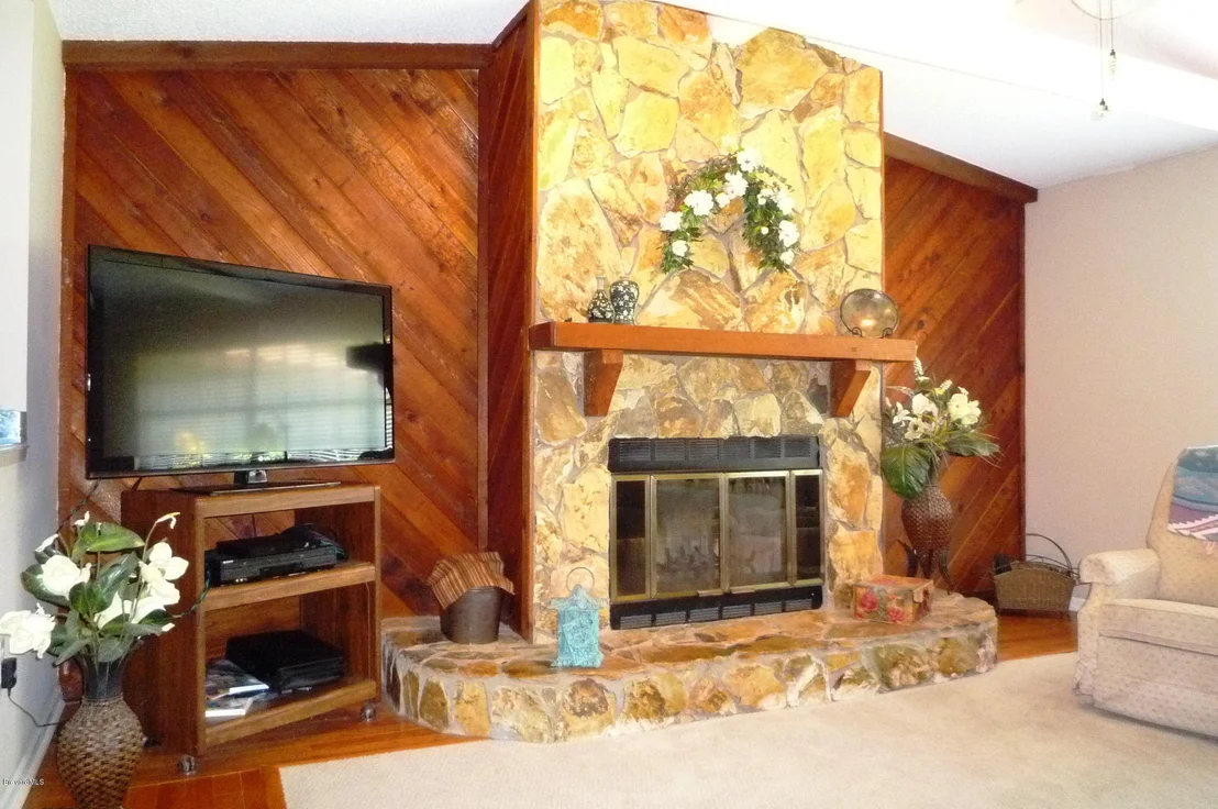 Photo of 3330 Aurora Road