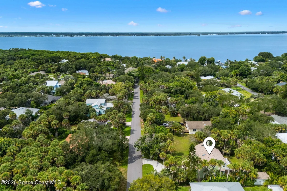 Photo of 220 Cardinal Drive