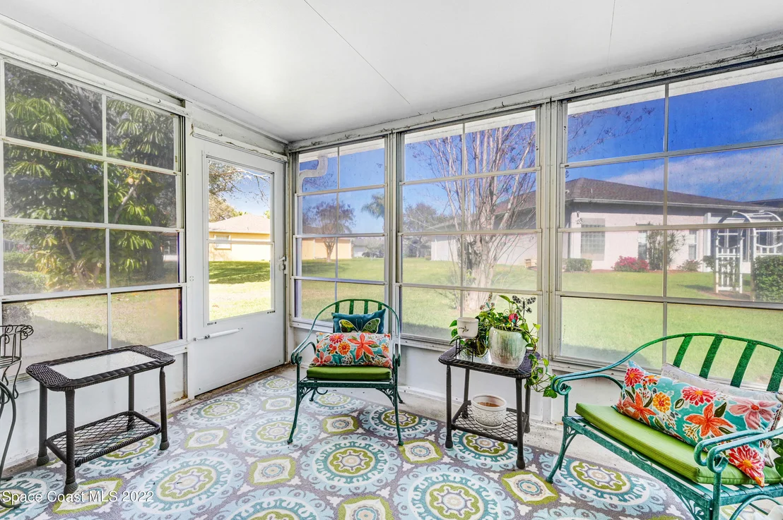 Photo of 868 Villa Drive
