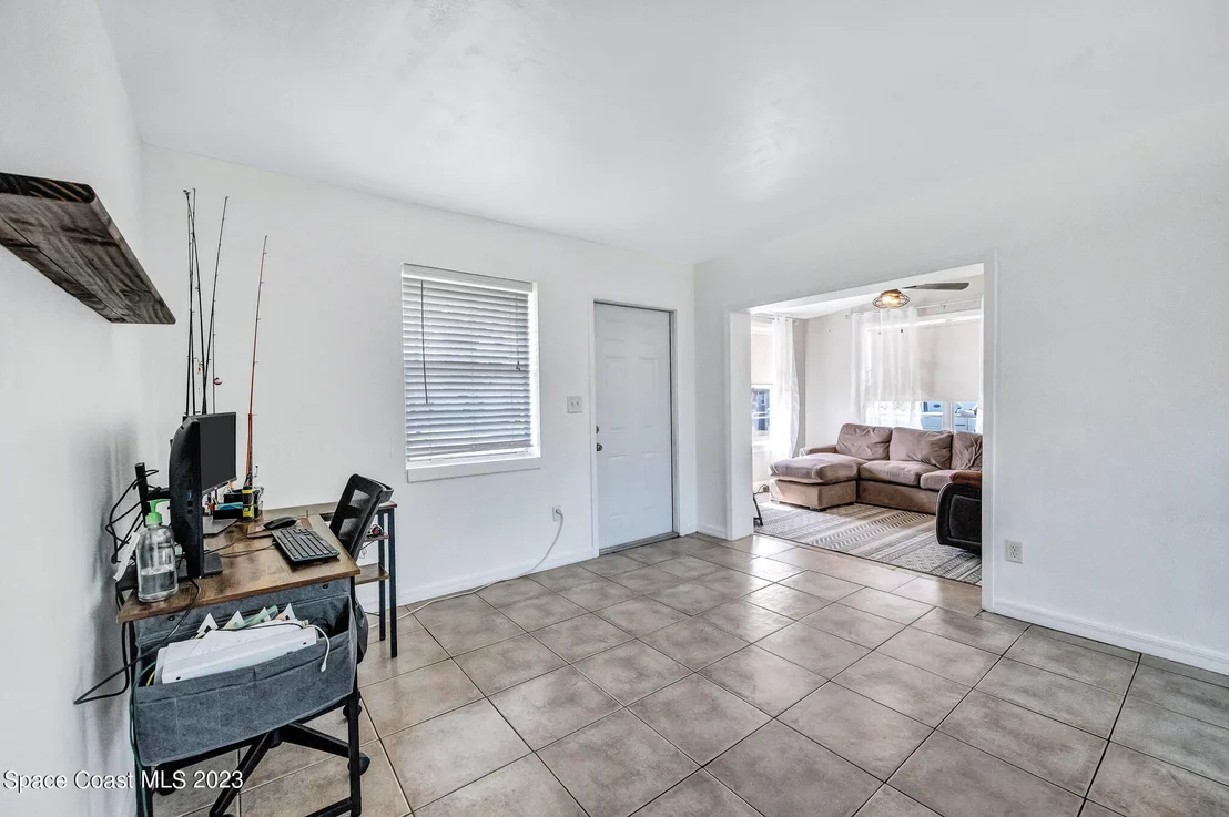 Photo of 2981 Kosuth Road NE