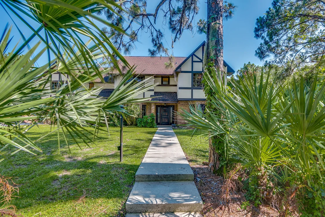 Photo of 4565 Lake Washington Road