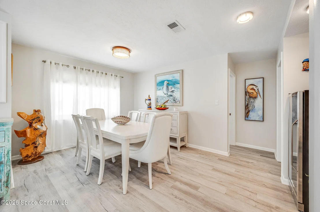 Photo of 452 Cardinal Drive