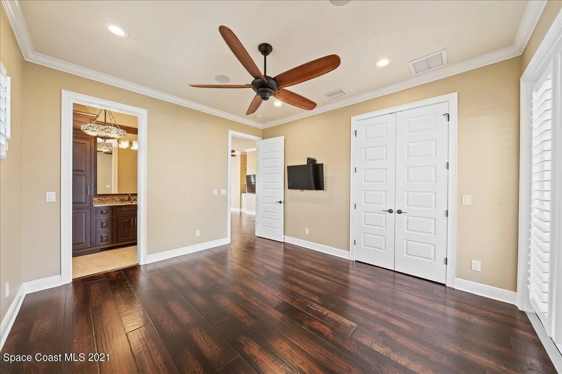 Photo of 300 2nd Avenue