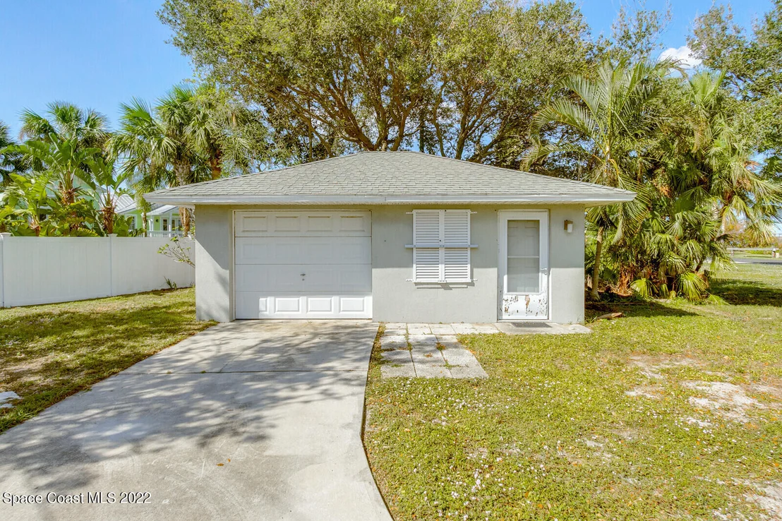 Photo of 2922 Riverview Drive