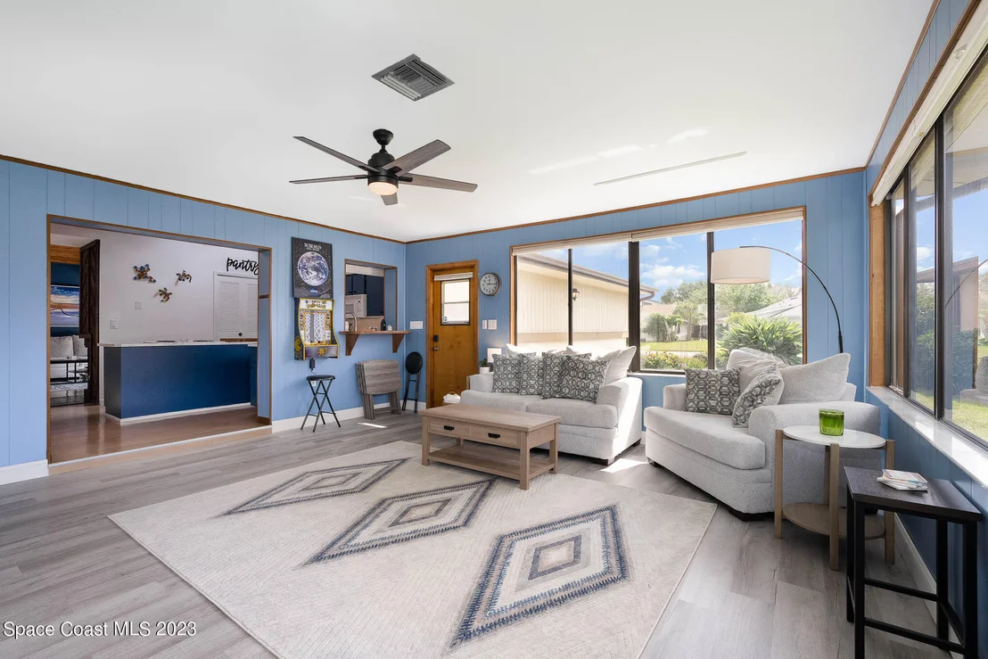 Photo of 320 Bayhead Drive