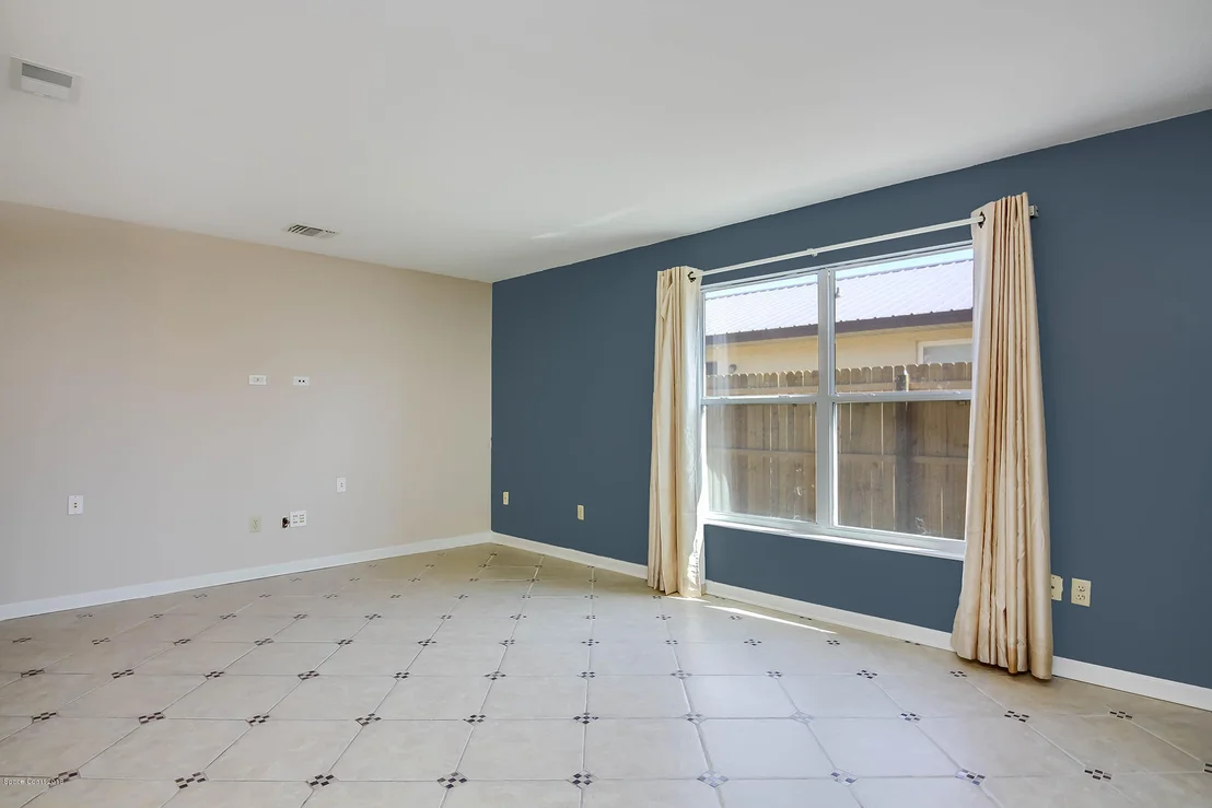 Photo of 321 Wilson Avenue