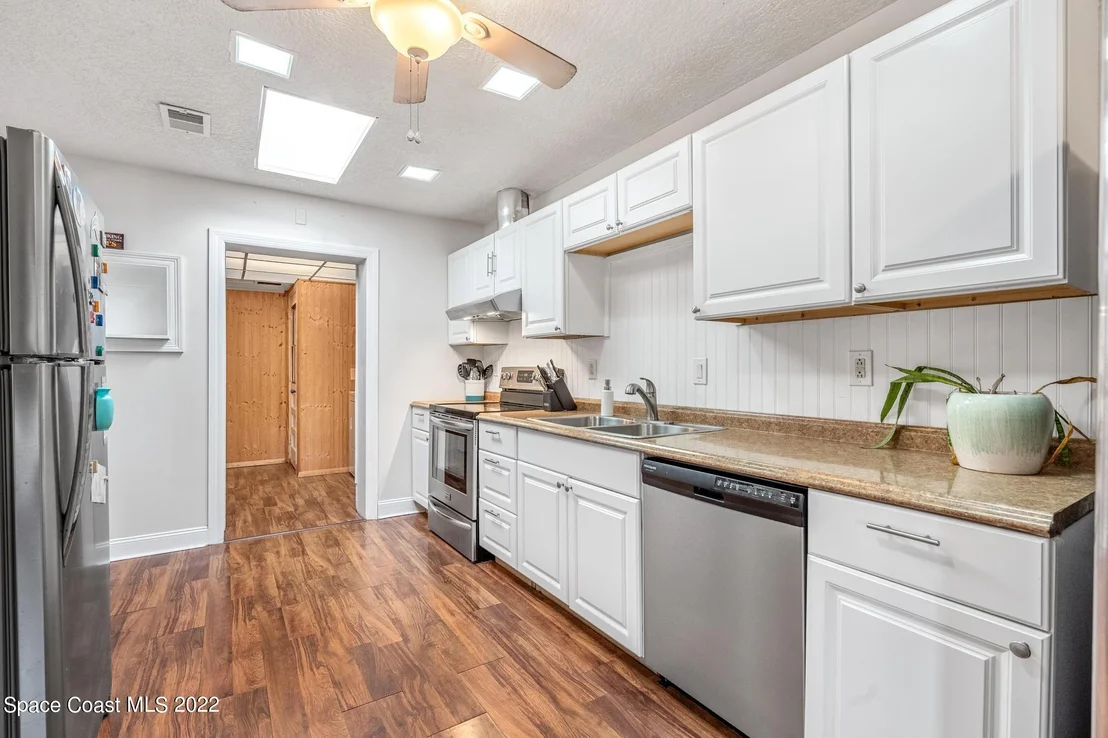 Photo of 405 Bunker Street