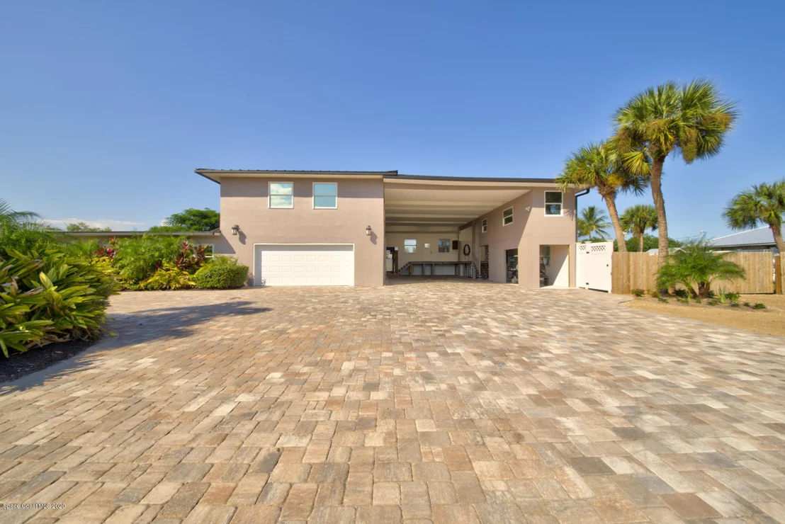 Photo of 260 Richards Road