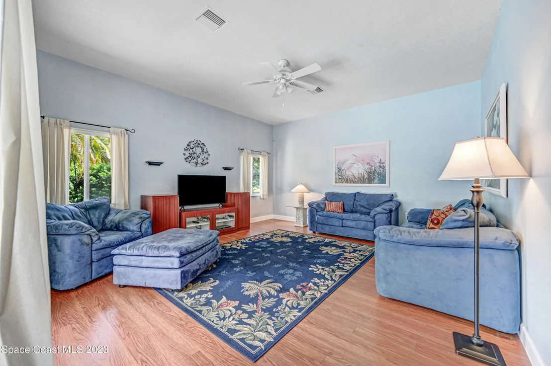 Photo of 2180 Royal Oaks Drive