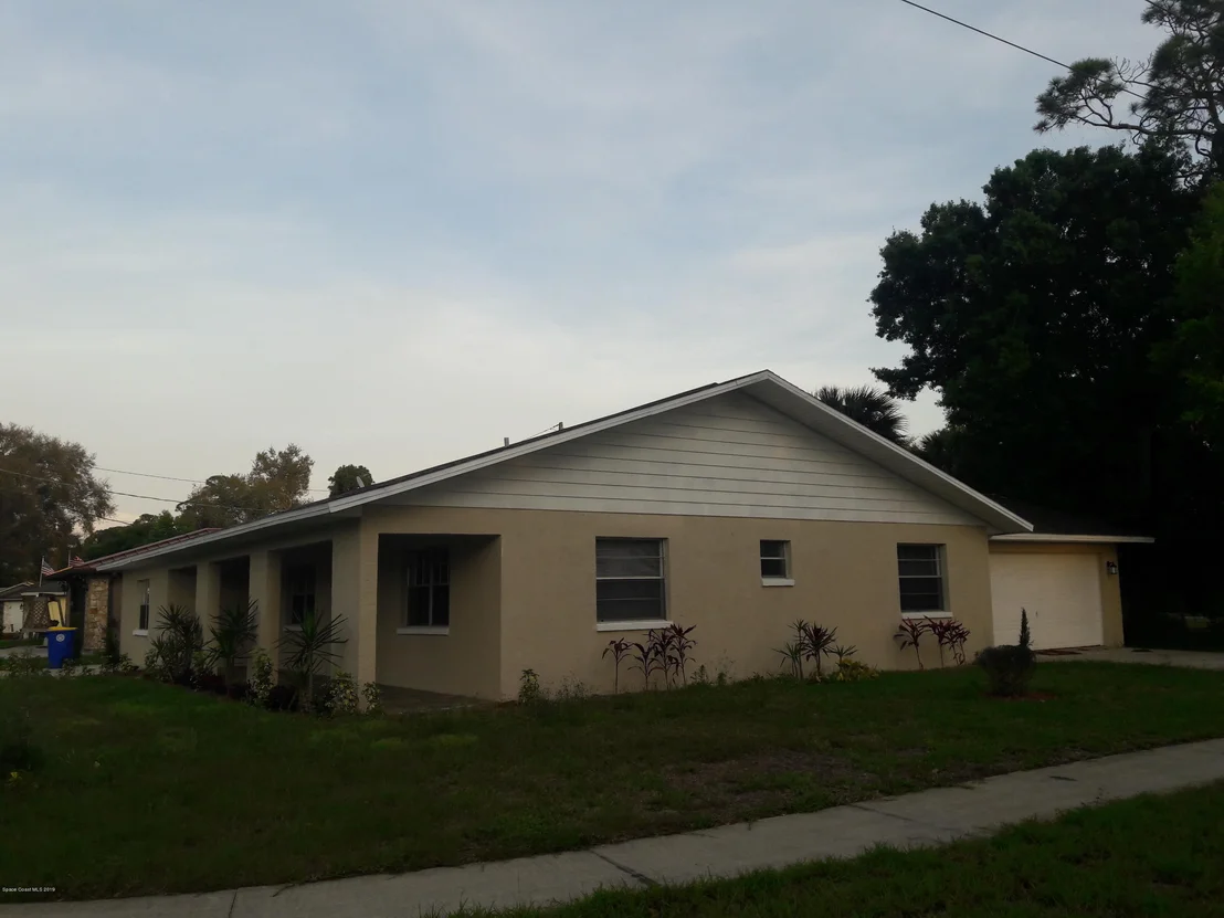 Photo of 1141 Fairlawn Drive