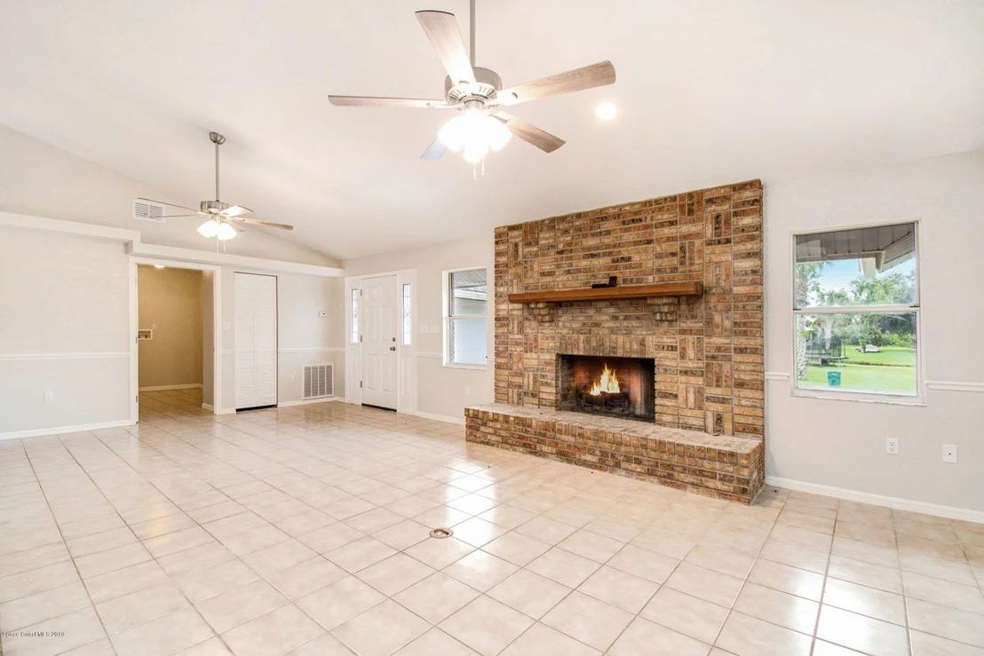 Photo of 5130 Evinrude Road