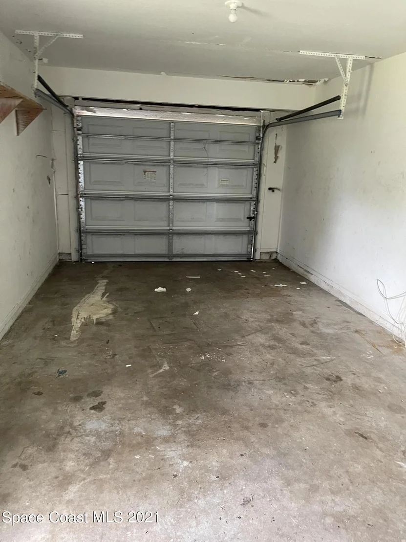 Photo of 1199 Riviera Drive NE