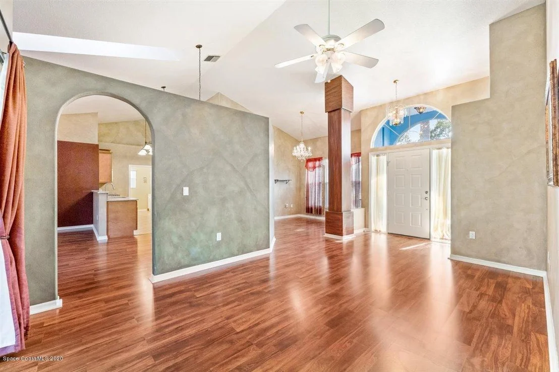 Photo of 984 Pelican Lane