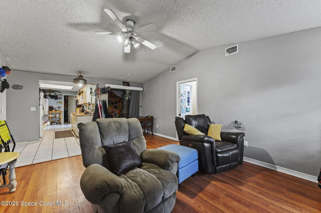Photo of 988 Pineland Drive