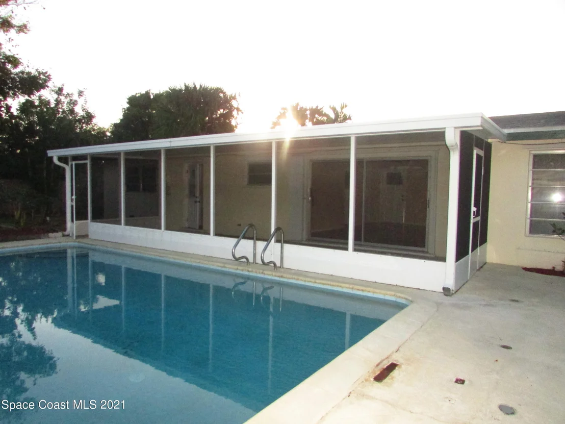 Photo of 1229 Wild Rose Drive NE