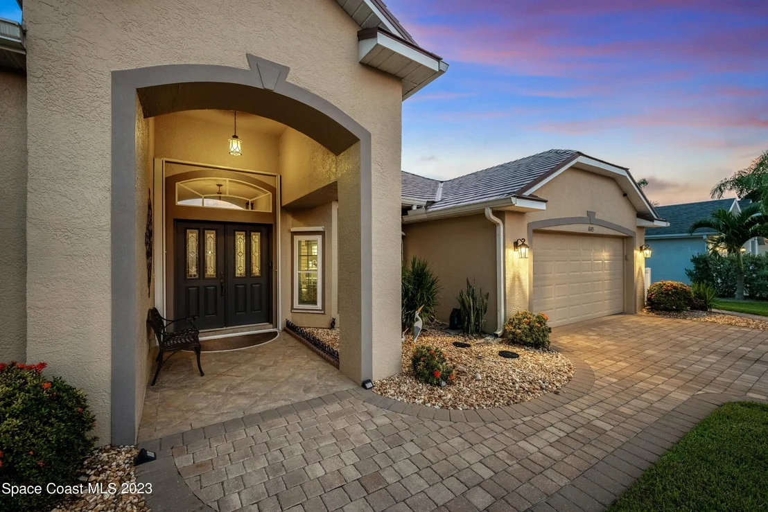 Photo of 665 Carriage Hill Road
