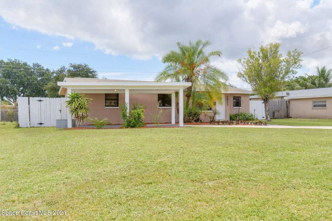 Photo of 1933 Oakwood Drive