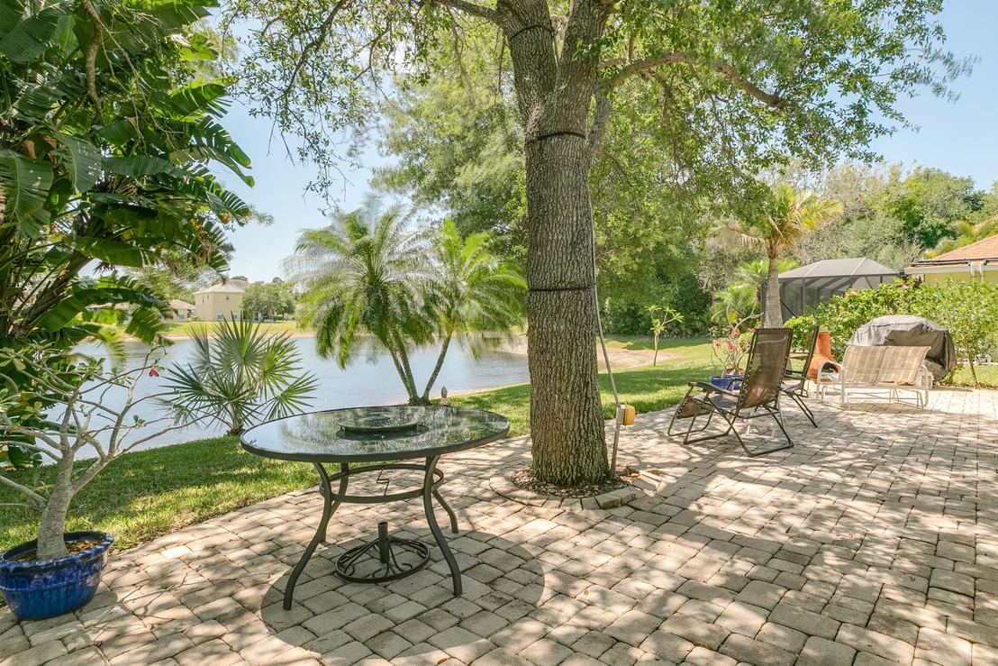 Photo of 829 Tavernier Circle NE