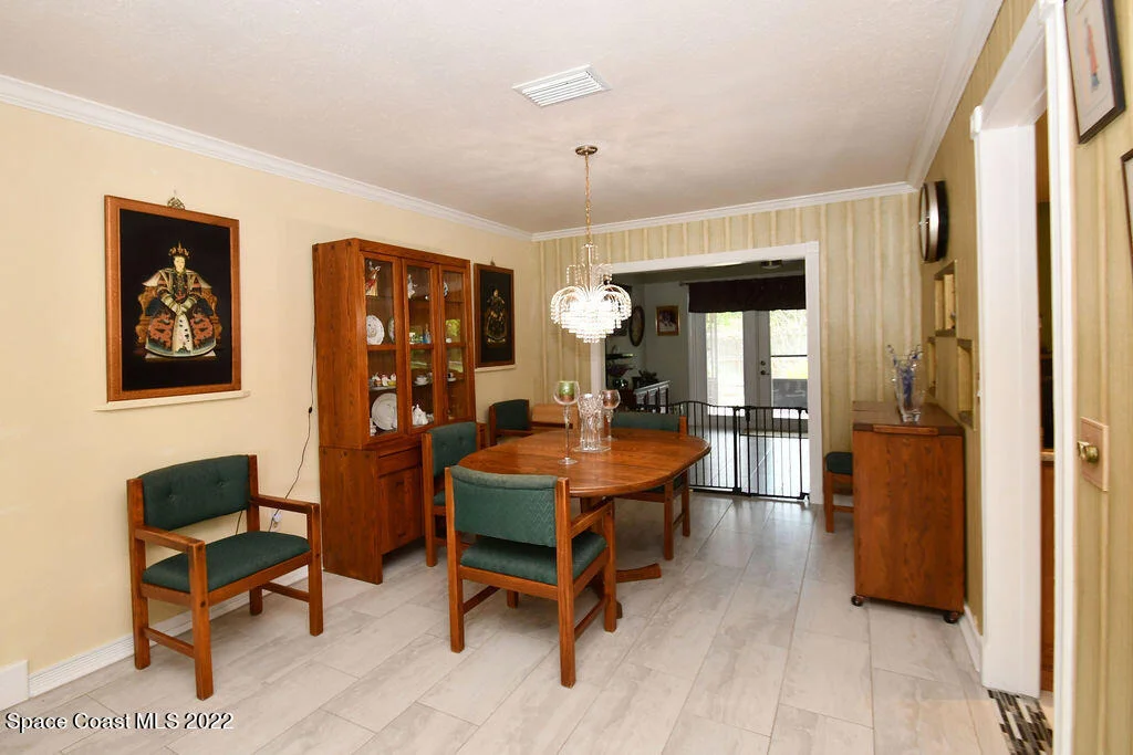 Photo of 1241 Riviera Drive NE