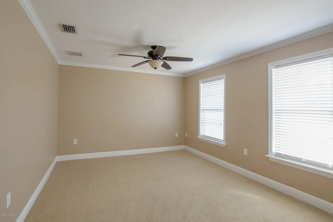 Photo of 5940 Riverside Drive