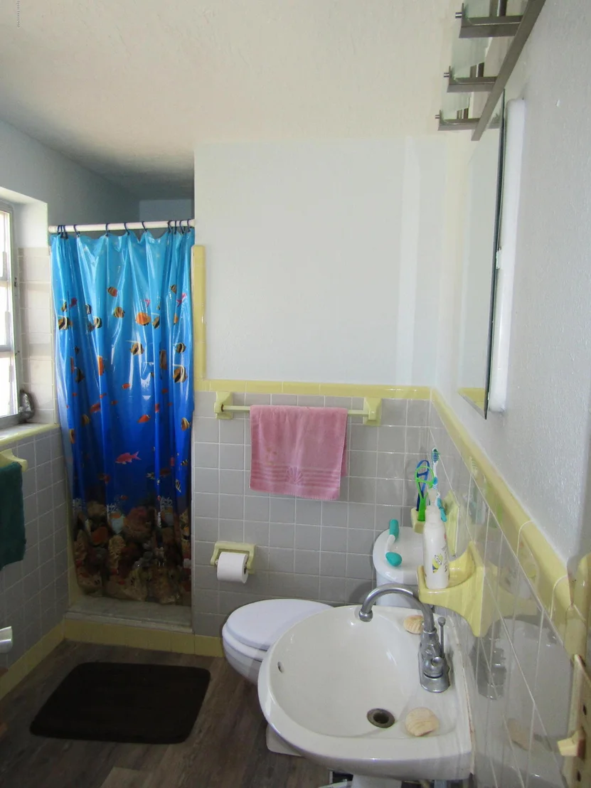 Photo of 465 Bahama Drive
