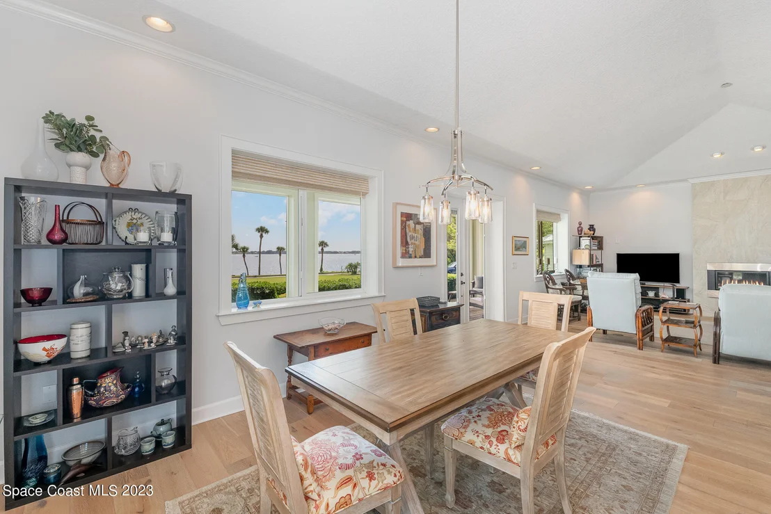 Photo of 413 N Indian River Drive