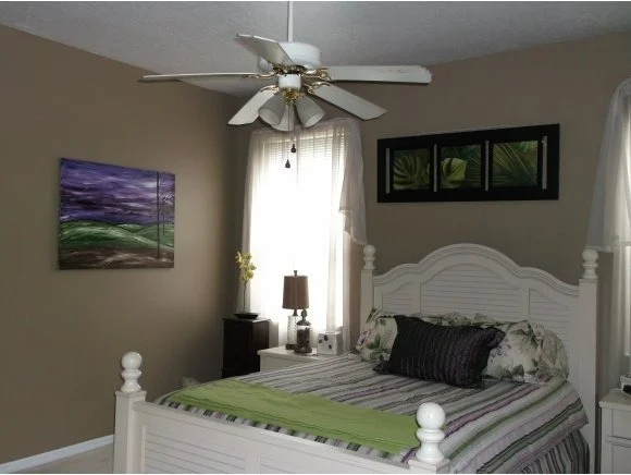 Photo of 1025 Pelican