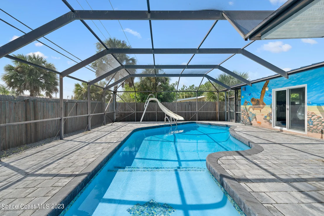 Photo of 275 Cinnamon Drive