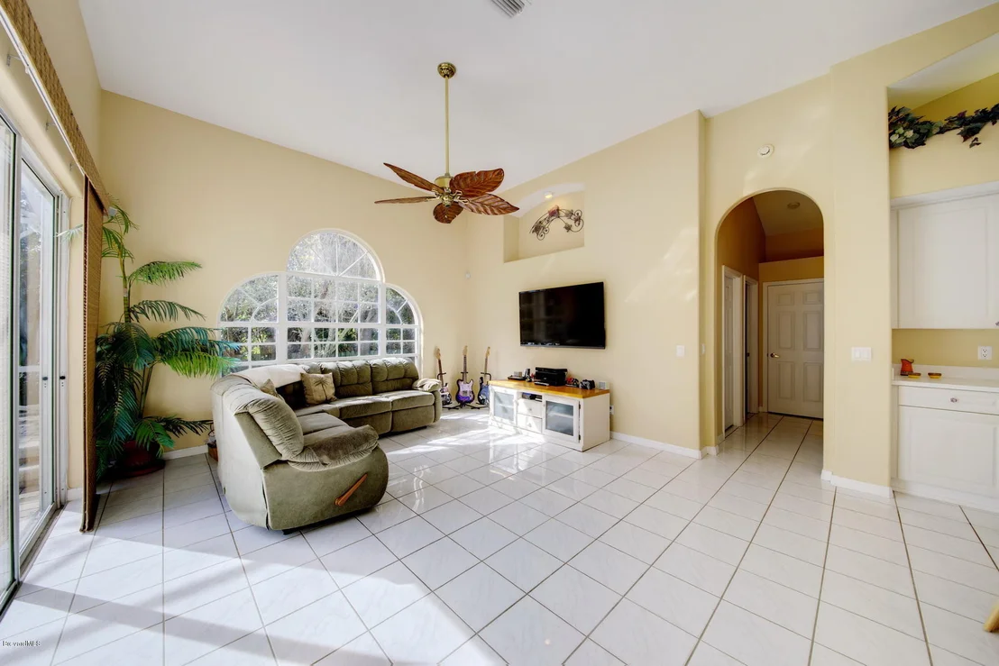 Photo of 313 Island Drive