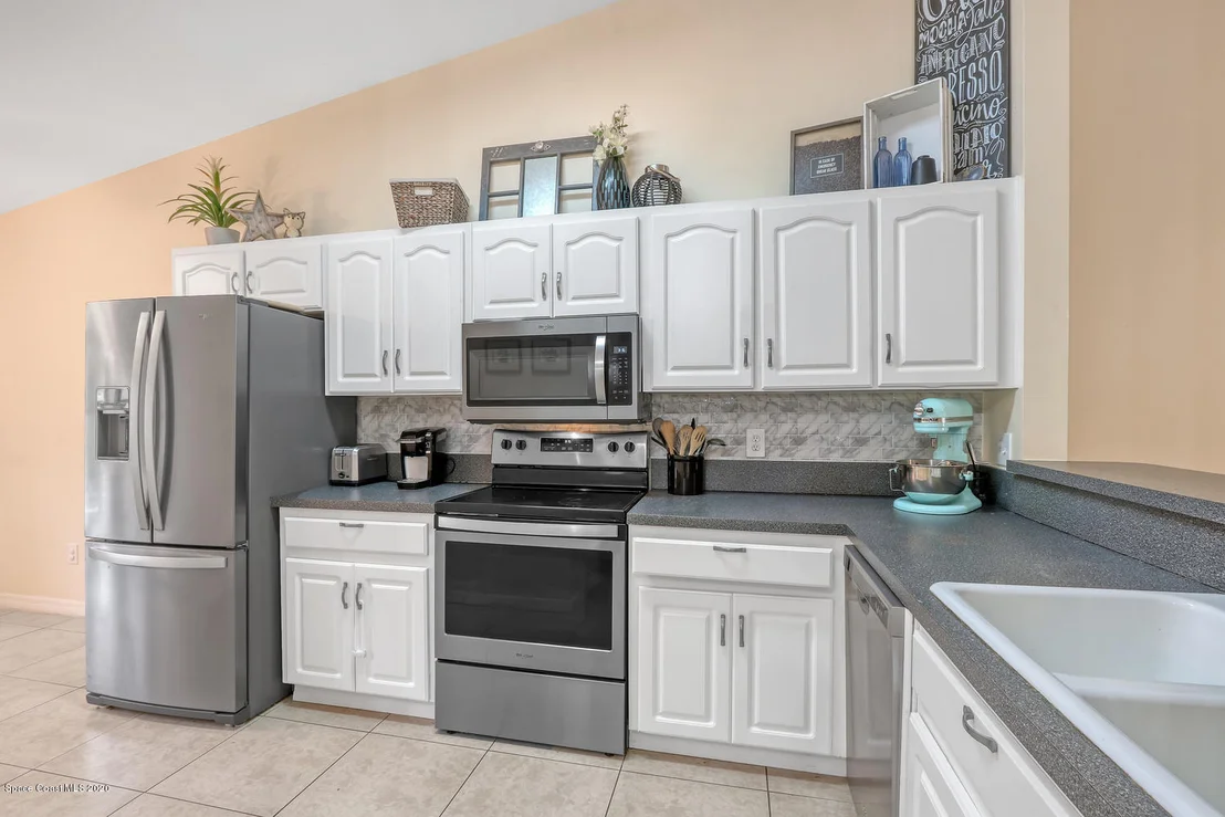 Photo of 1034 Abell Circle