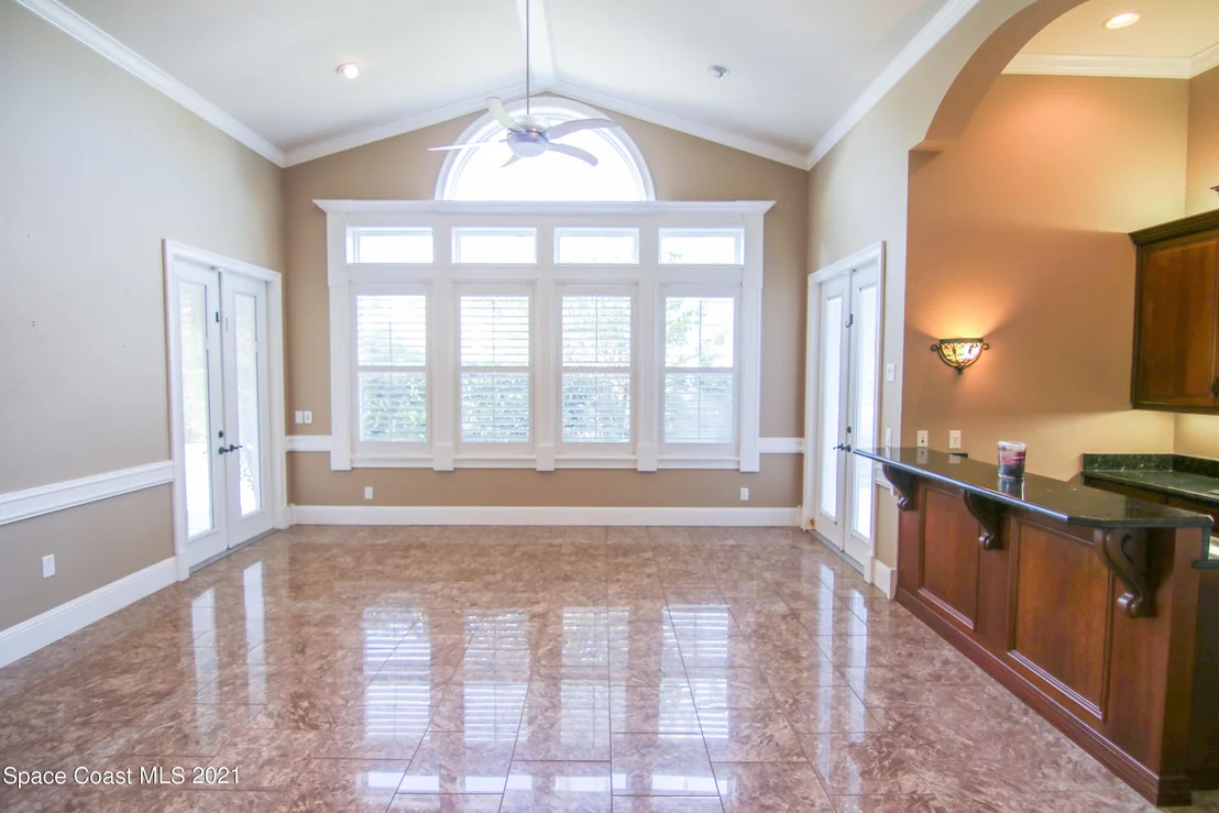 Photo of 228 Mclean Point
