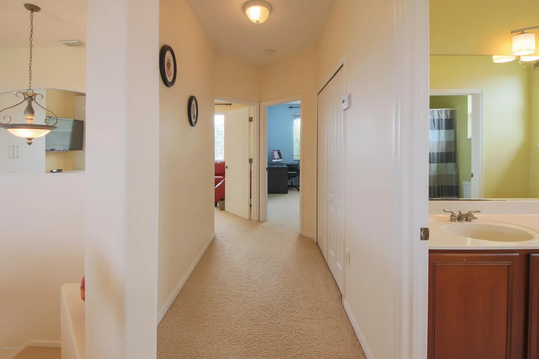 Photo of 885 Chatsworth Drive