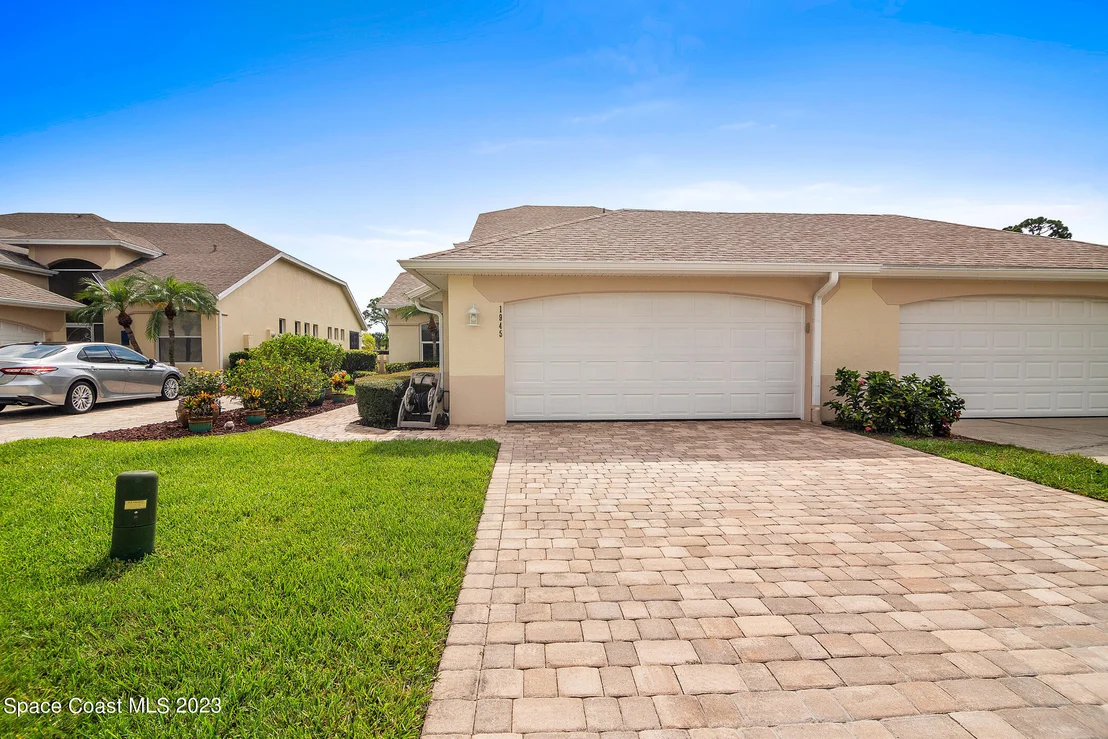 Photo of 1945 Golf Vista Boulevard