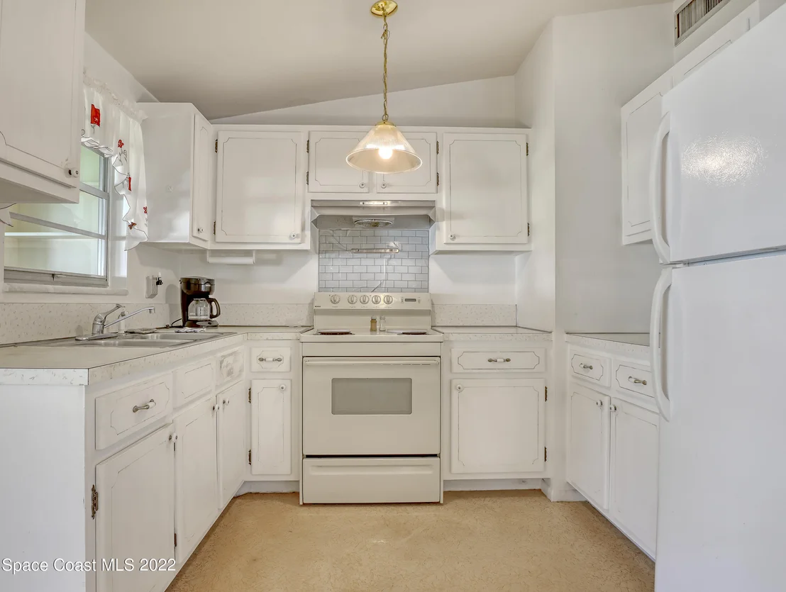 Photo of 1079 Cable Lane NE