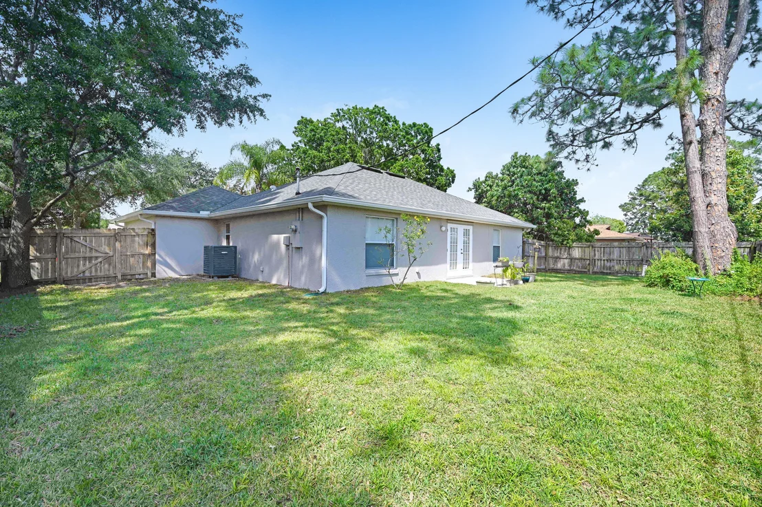 Photo of 971 Pineland Drive