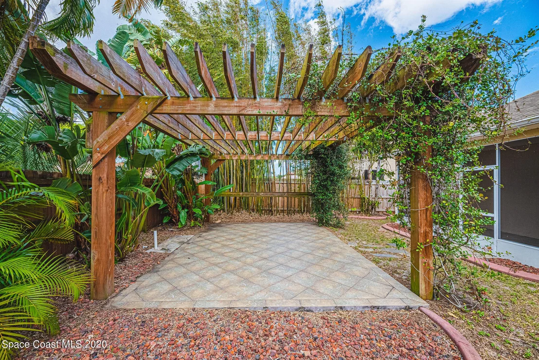 Photo of 949 Riviera Point Drive