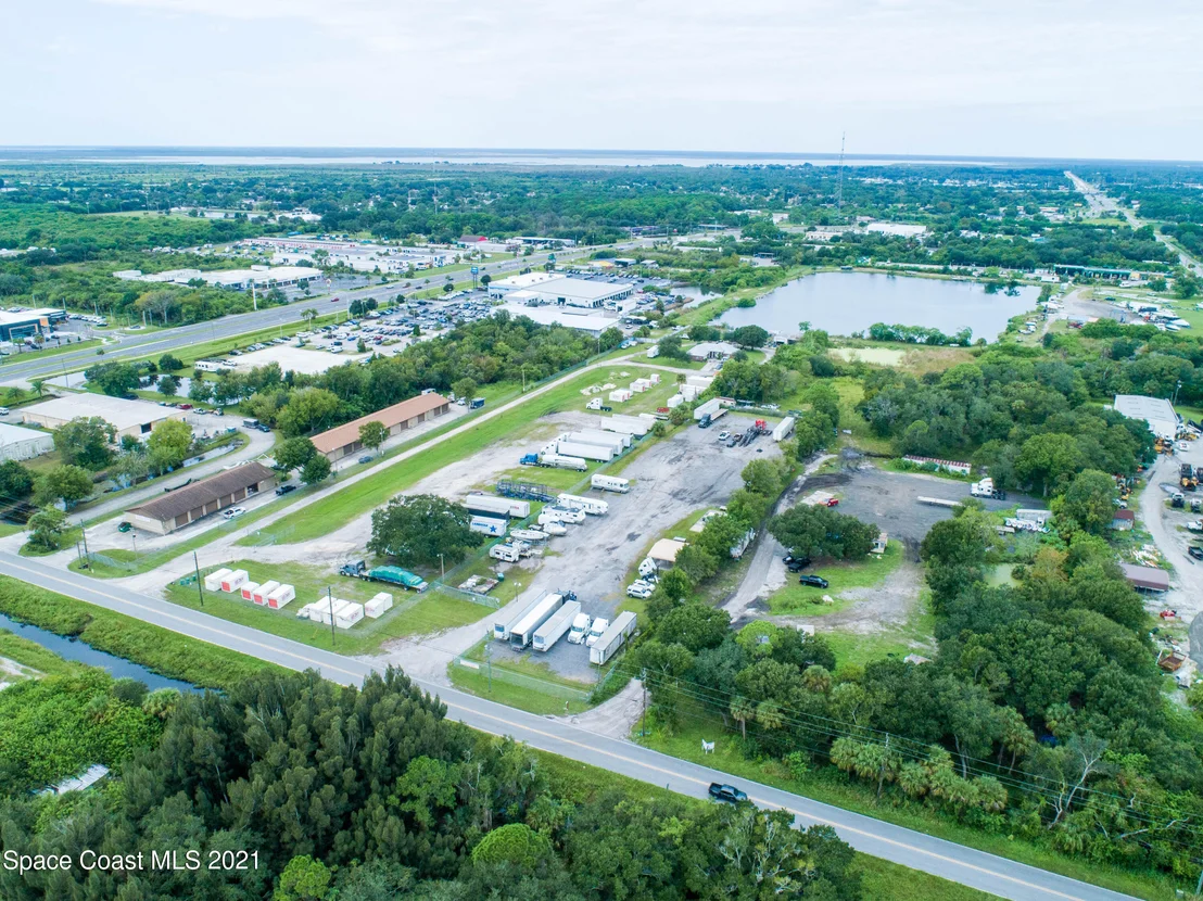 Photo of 185 N Range Road